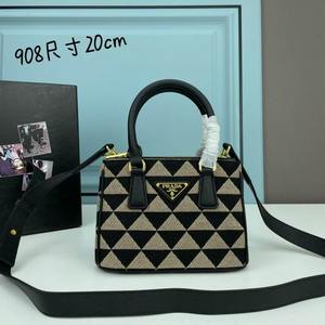 Prada Handbags 371